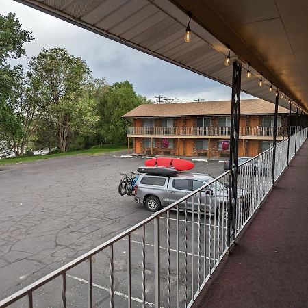 Henry'S Fork Inn Сент-Энтони Экстерьер фото
